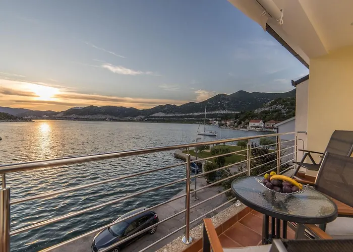 דירה Ema-comfort Two Bedroom With Sea View Fancy Rogotin