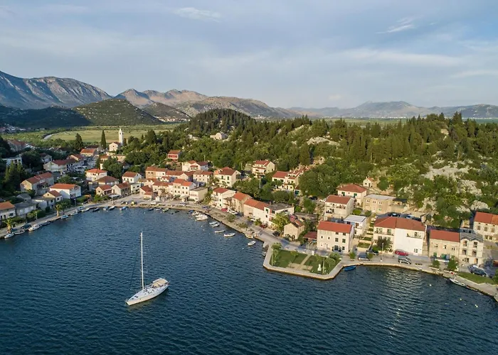 Ema-comfort Two Bedroom With Sea View Fancy