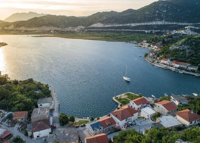 Ema-comfort Two Bedroom With Sea View Fancy Rogotin