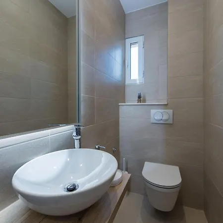 Ema-comfort Two Bedroom With Sea View Fancy Rogotin