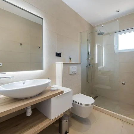 Ema-comfort Two Bedroom With Sea View Fancy Rogotin