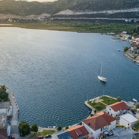 Ema-comfort Two Bedroom With Sea View Fancy Apartamento