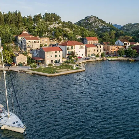 Apartamento Ema-comfort Two Bedroom With Sea View Fancy Rogotin