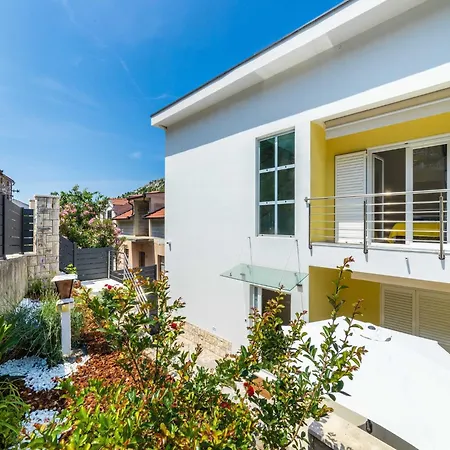 Ema-comfort Two Bedroom With Sea View Fancy Apartment *